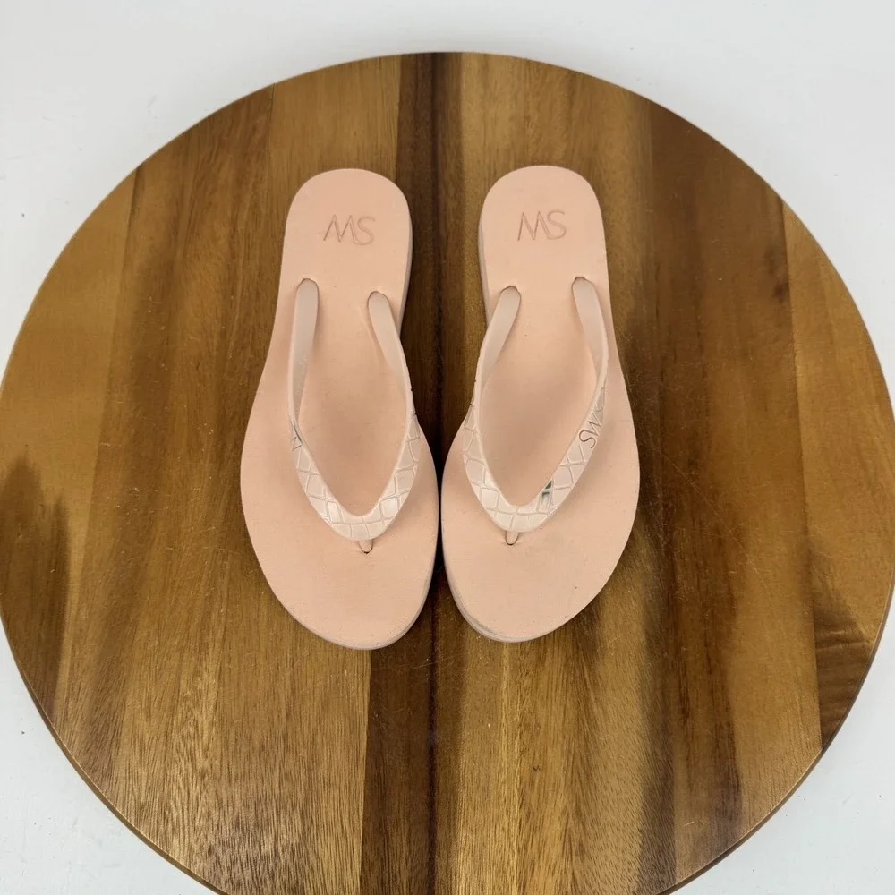 New Womens Stuart Weitzman Pink Embossed Slip On Flip Flops Thong Sandals Size 6